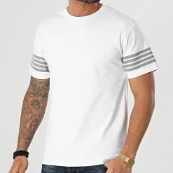 Les meilleures critiques de 💯 Tee 👕 Shirt XW929 Blanc Réfléchissant de John H ✔️ -John H Soldes john h 252565 XW929 WHITE 20210217T162334 03