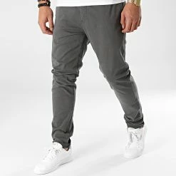 Grosses soldes 😀 Pantalon Chino P5531 Gris Anthracite de John H 🎉