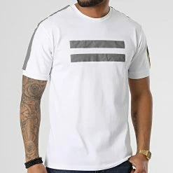 Promo ✨ Tee 👚 Shirt A Bandes XW912 Blanc Réfléchissant de John H 🛒 8 Promo ✨ Tee 👚 Shirt A Bandes XW912 Blanc Réfléchissant de John H 🛒 -John H Soldes john h 306573 XW912 WHITE 20220303T160328 03